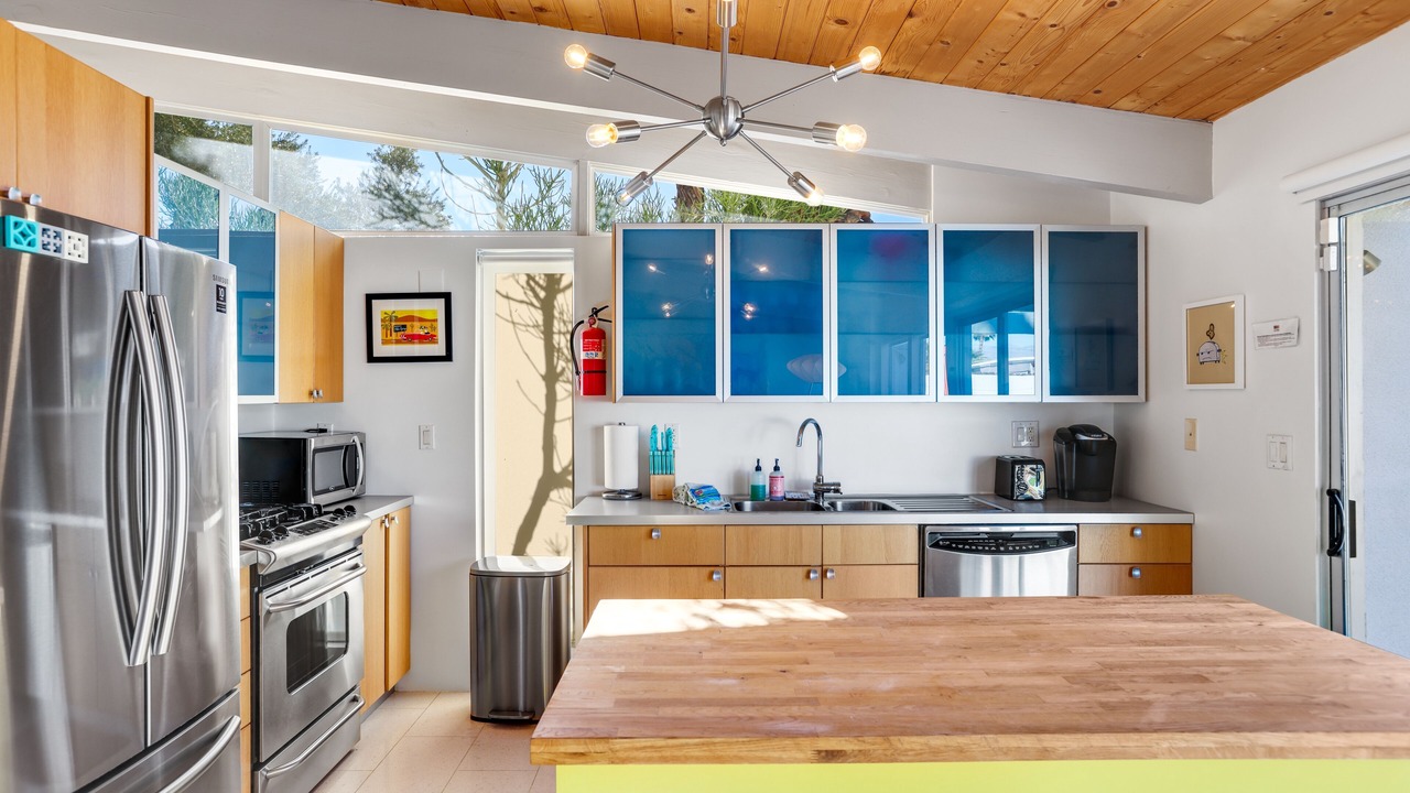 Photo of Kitchen in Racquet Club Estates