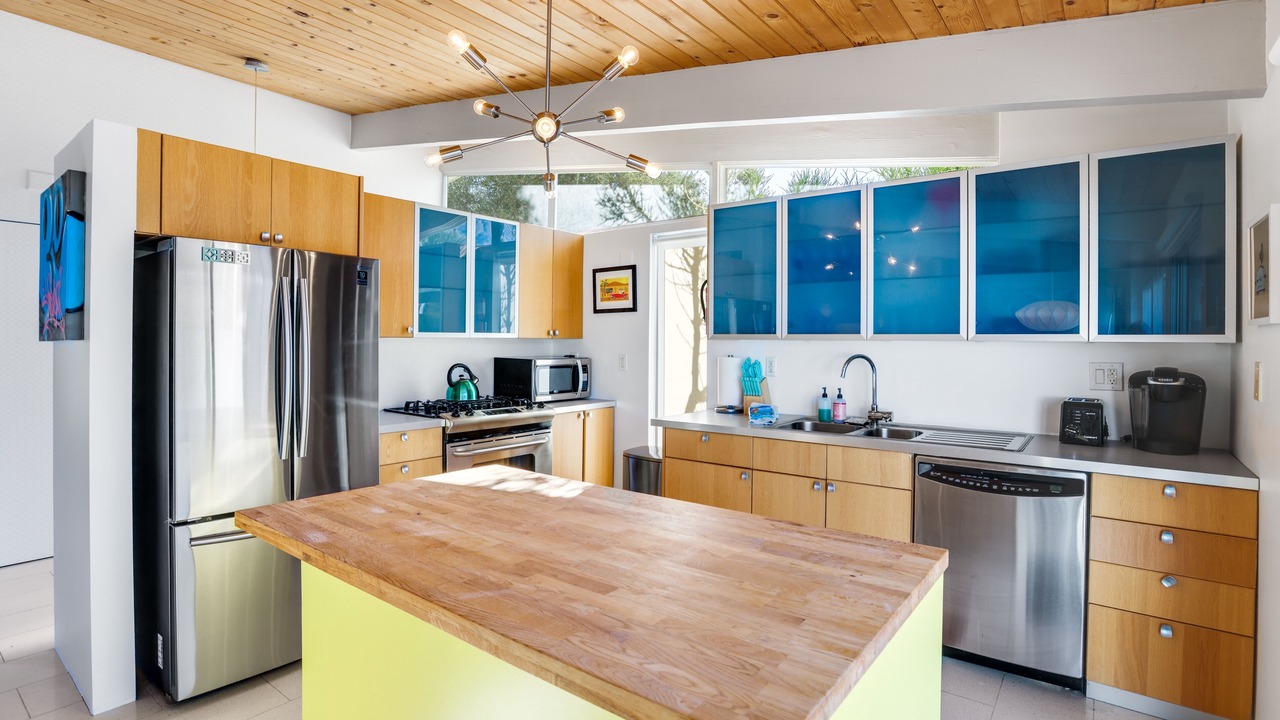 Photo of Kitchen in Racquet Club Estates