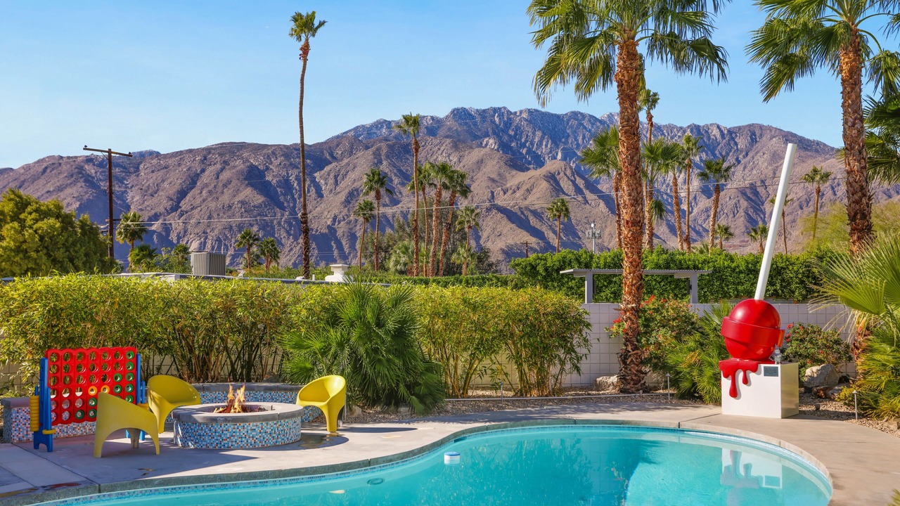 Photo of Outdoor in Racquet Club Estates