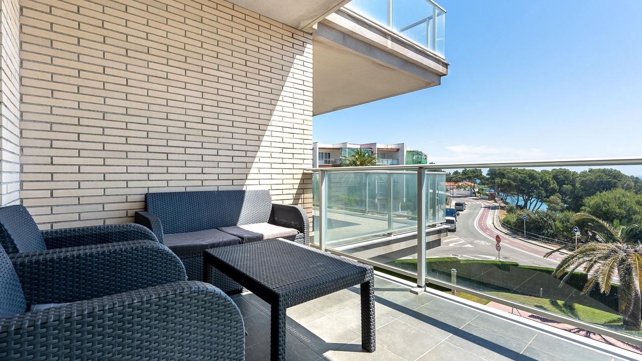 Photo of Patio Balcony in Miami Platja