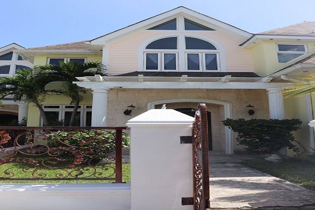 Photo of Outdoor in Nassau