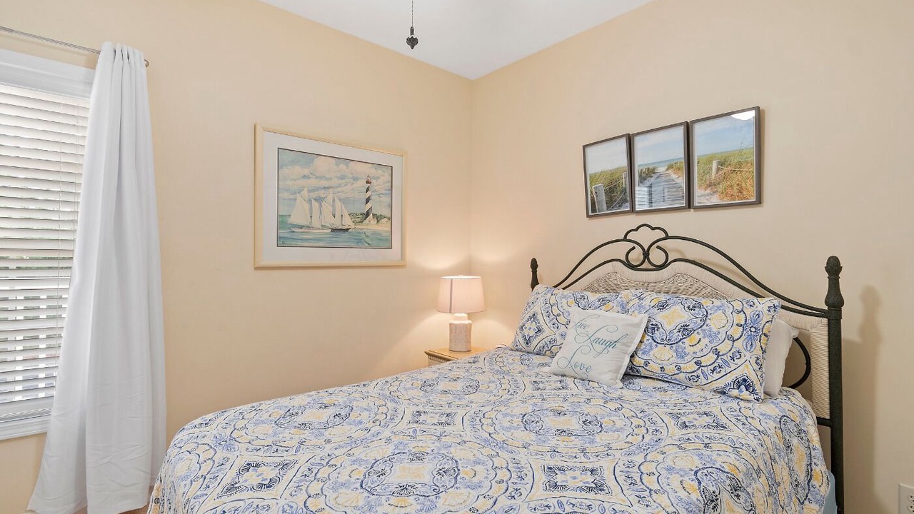Photo of Bedroom in Sunset Beach