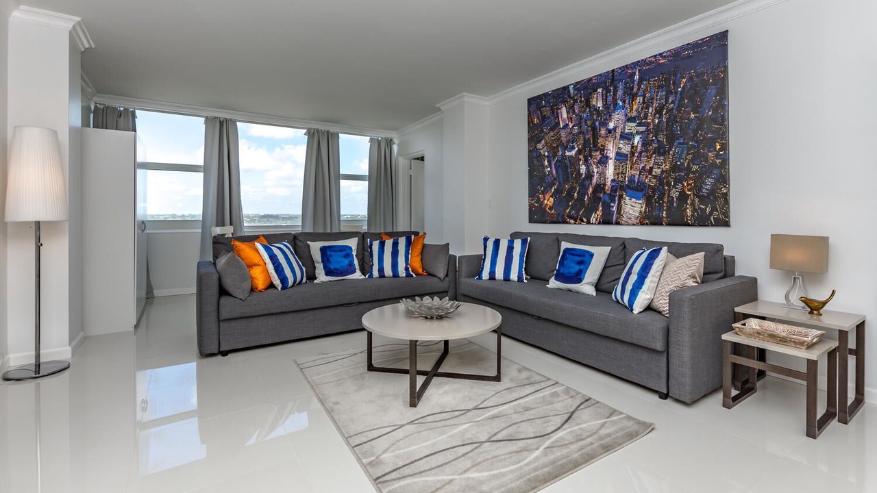Photo of Livingroom in Galt Mile