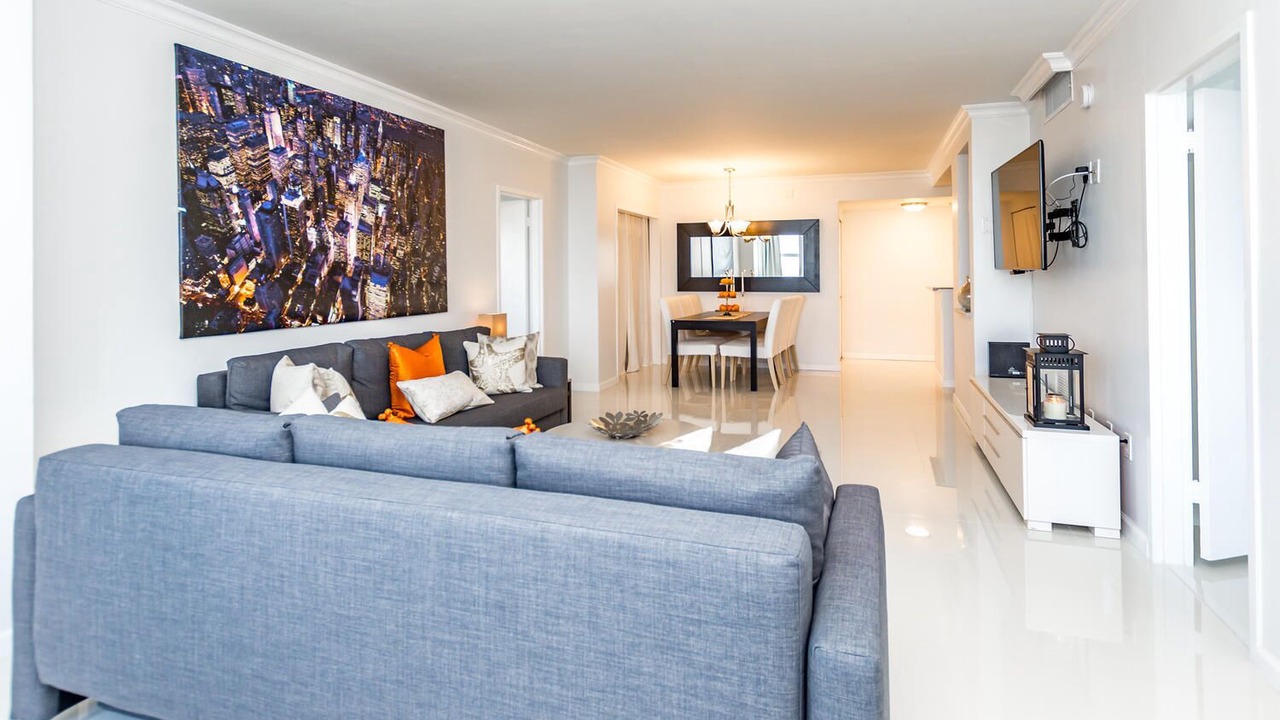 Photo of Livingroom in Galt Mile