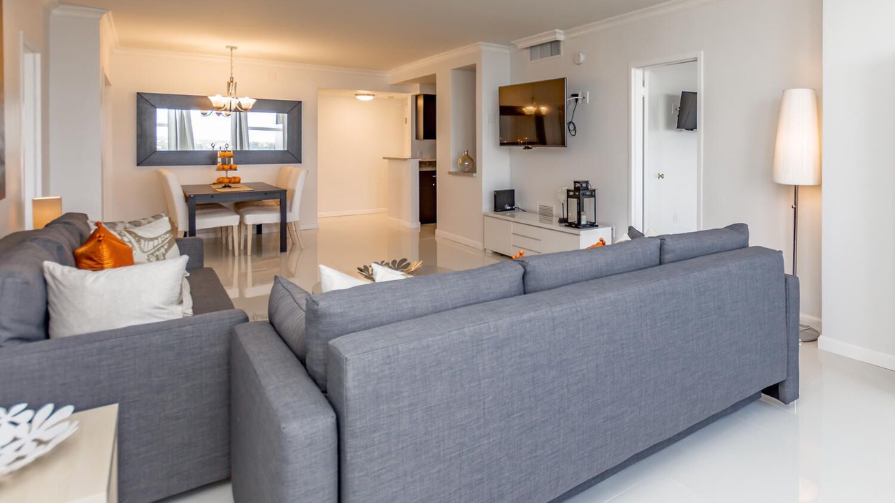 Photo of Livingroom in Galt Mile