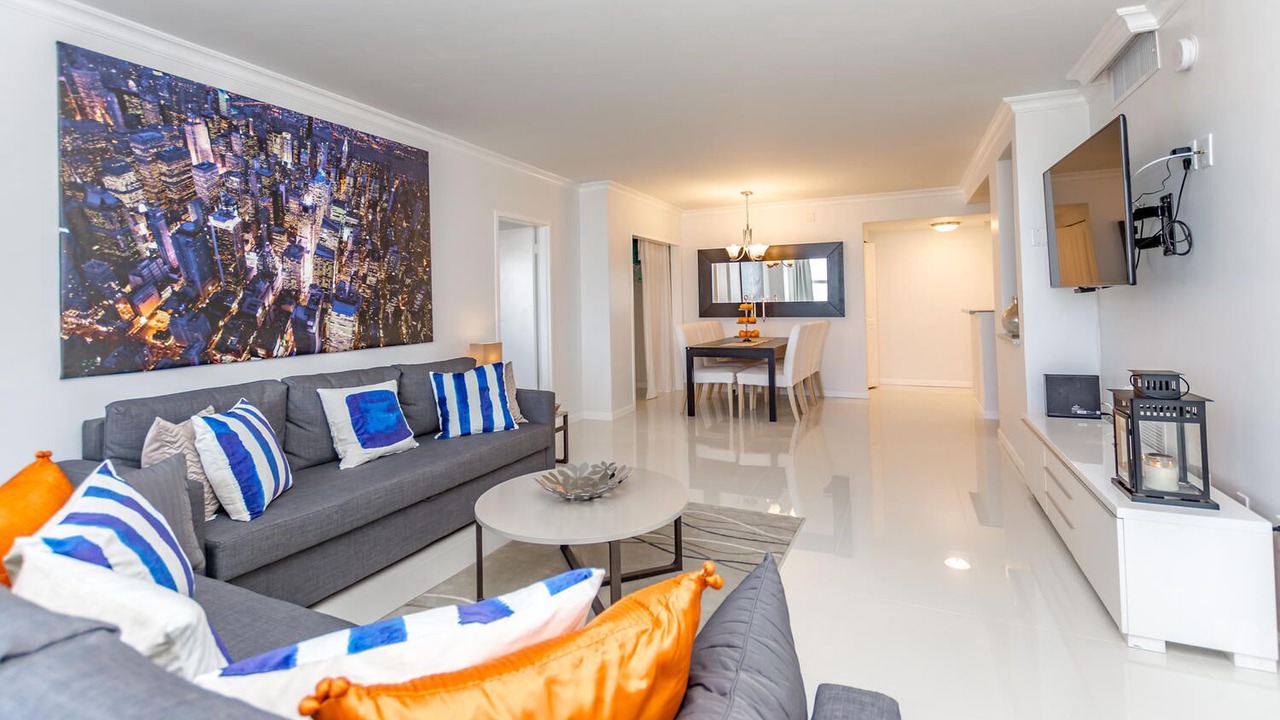 Photo of Livingroom in Galt Mile