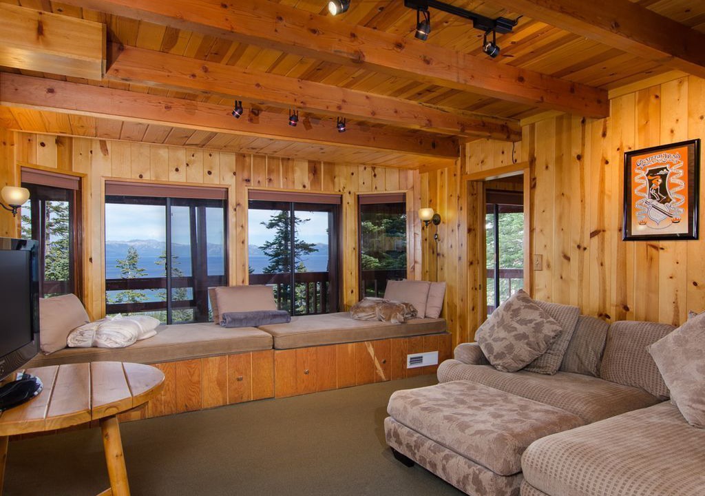 Photo of Livingroom in Tahoma