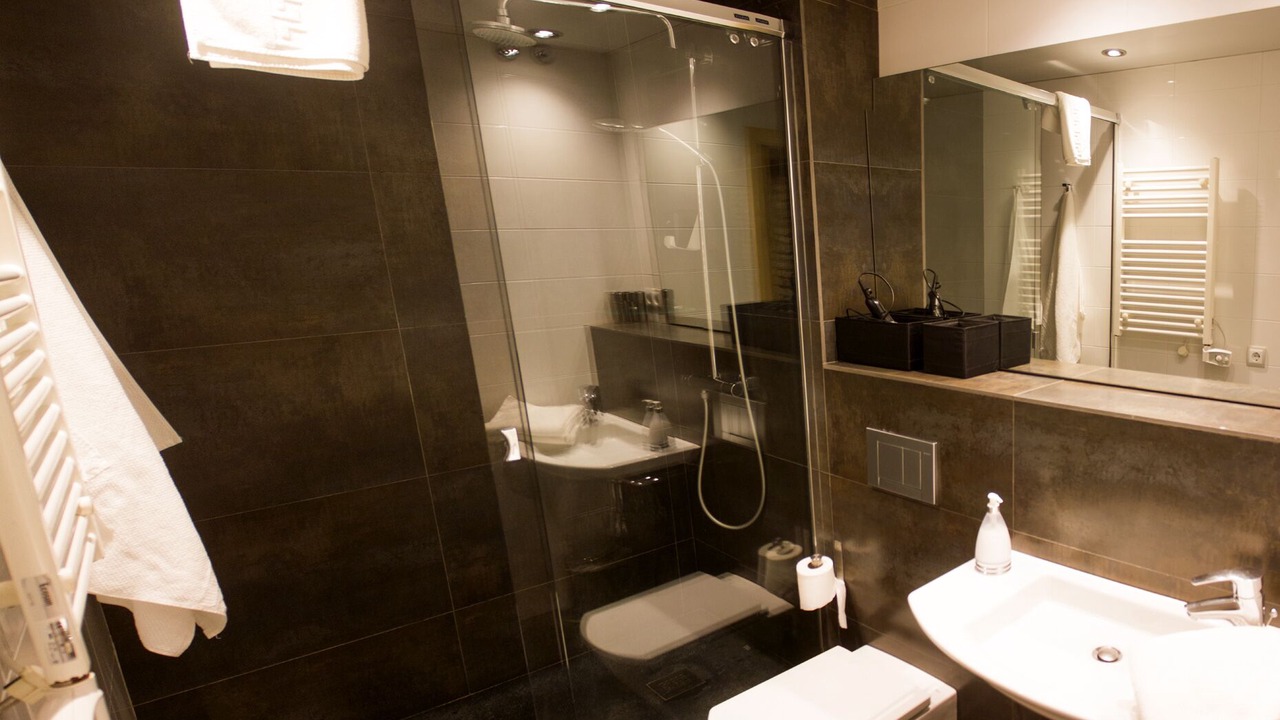 Photo of Bathroom in Amer