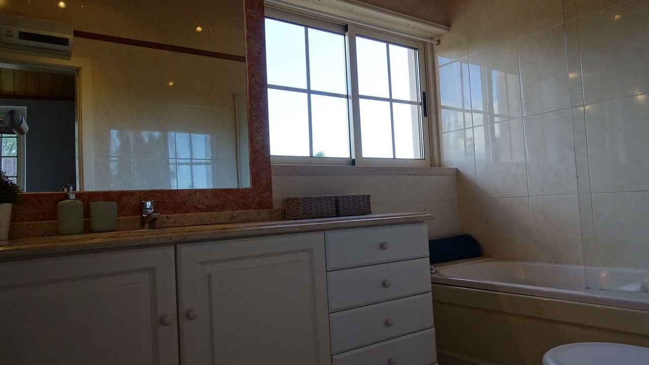 Photo of Bathroom in Charneca