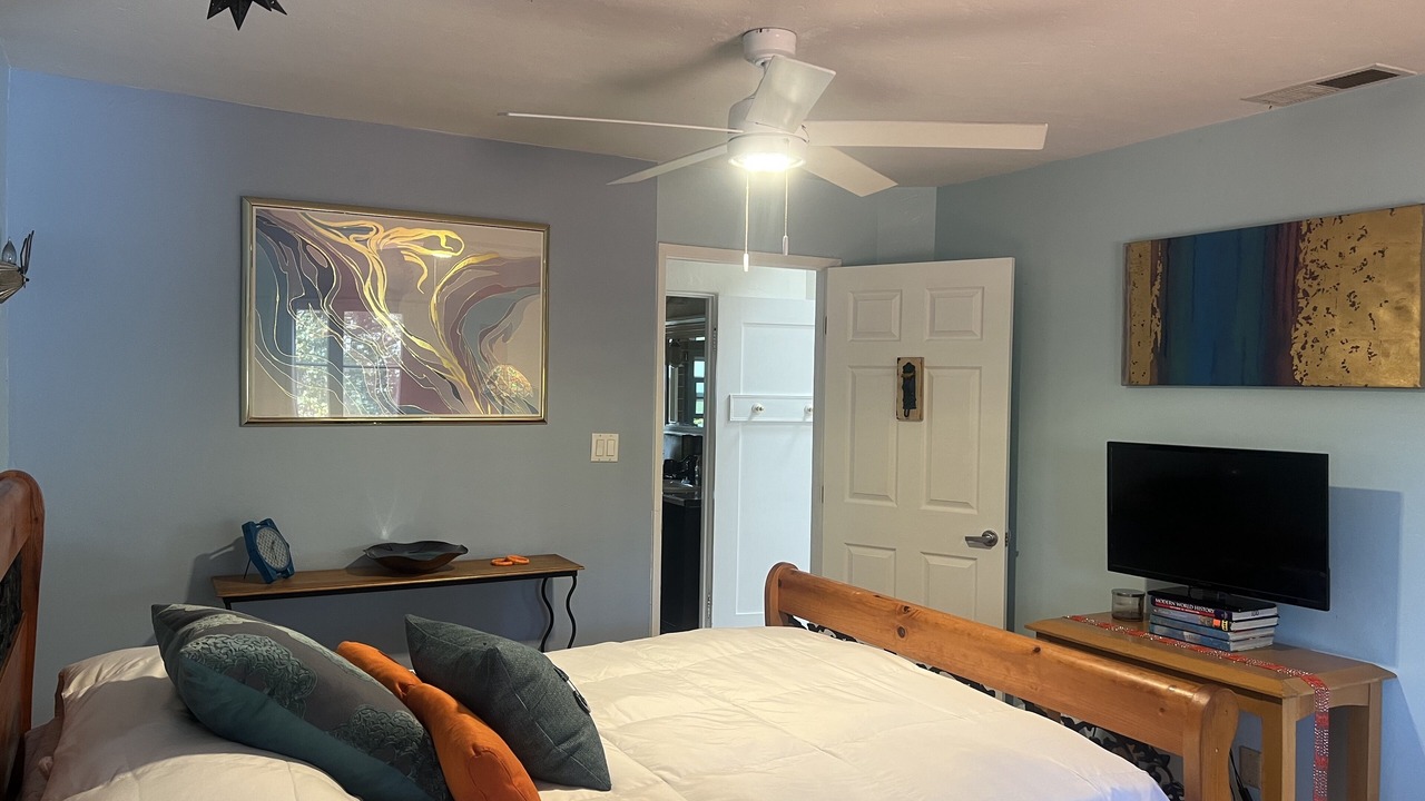 Photo of Bedroom in Downey