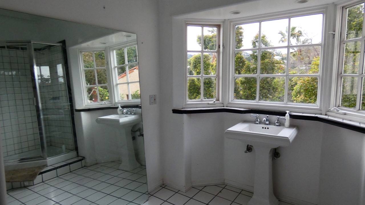 Photo of Bathroom in Hollywood Dell