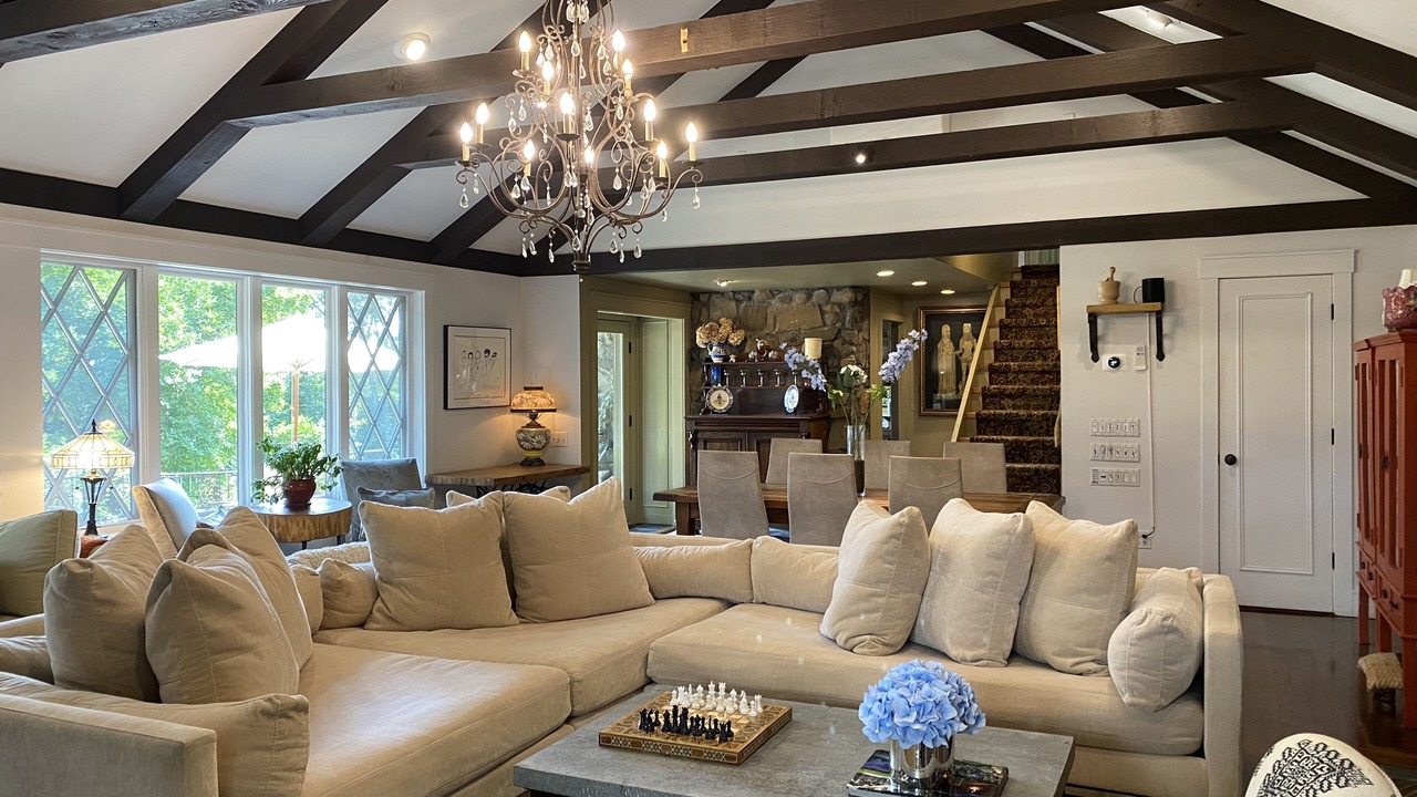 Photo of Livingroom in Town of Orangetown