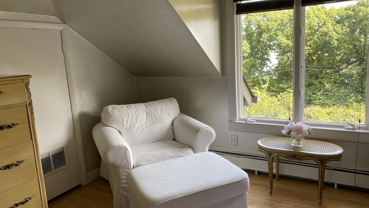 Photo of Livingroom in Town of Orangetown