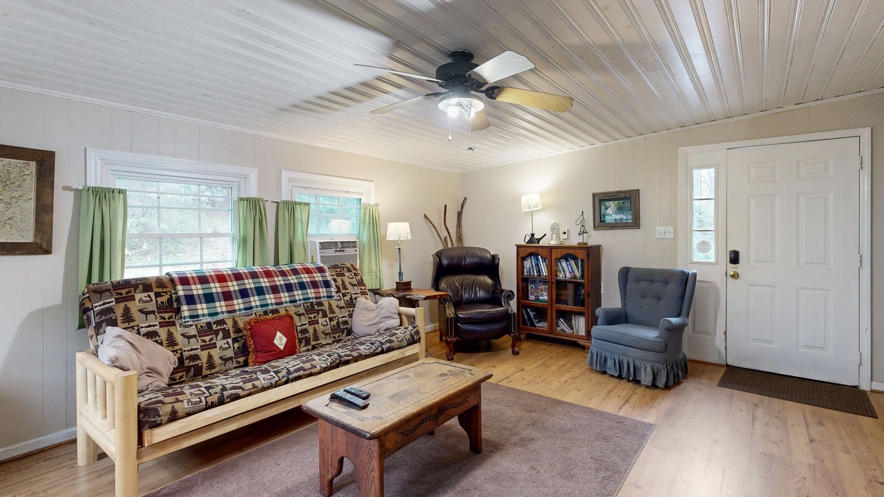 Photo of Livingroom in Sylva