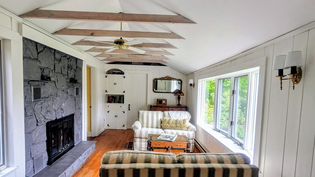Photo of Livingroom in New Preston