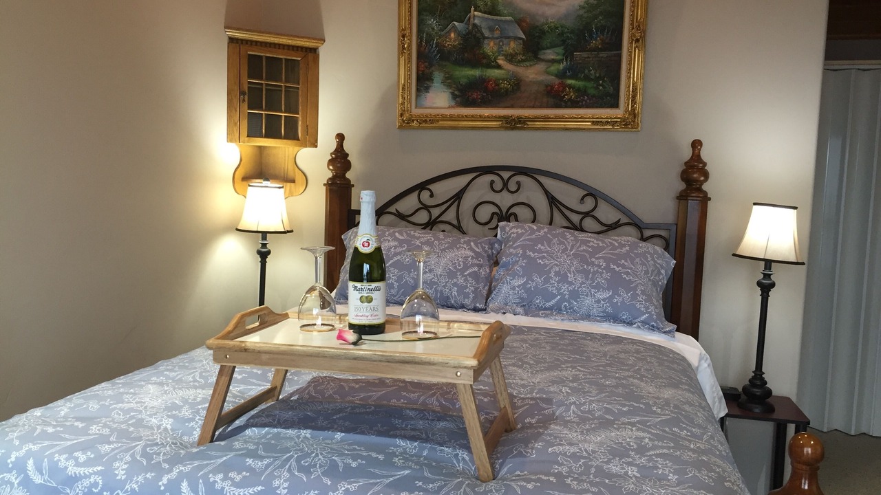Photo of Bedroom in Running Springs