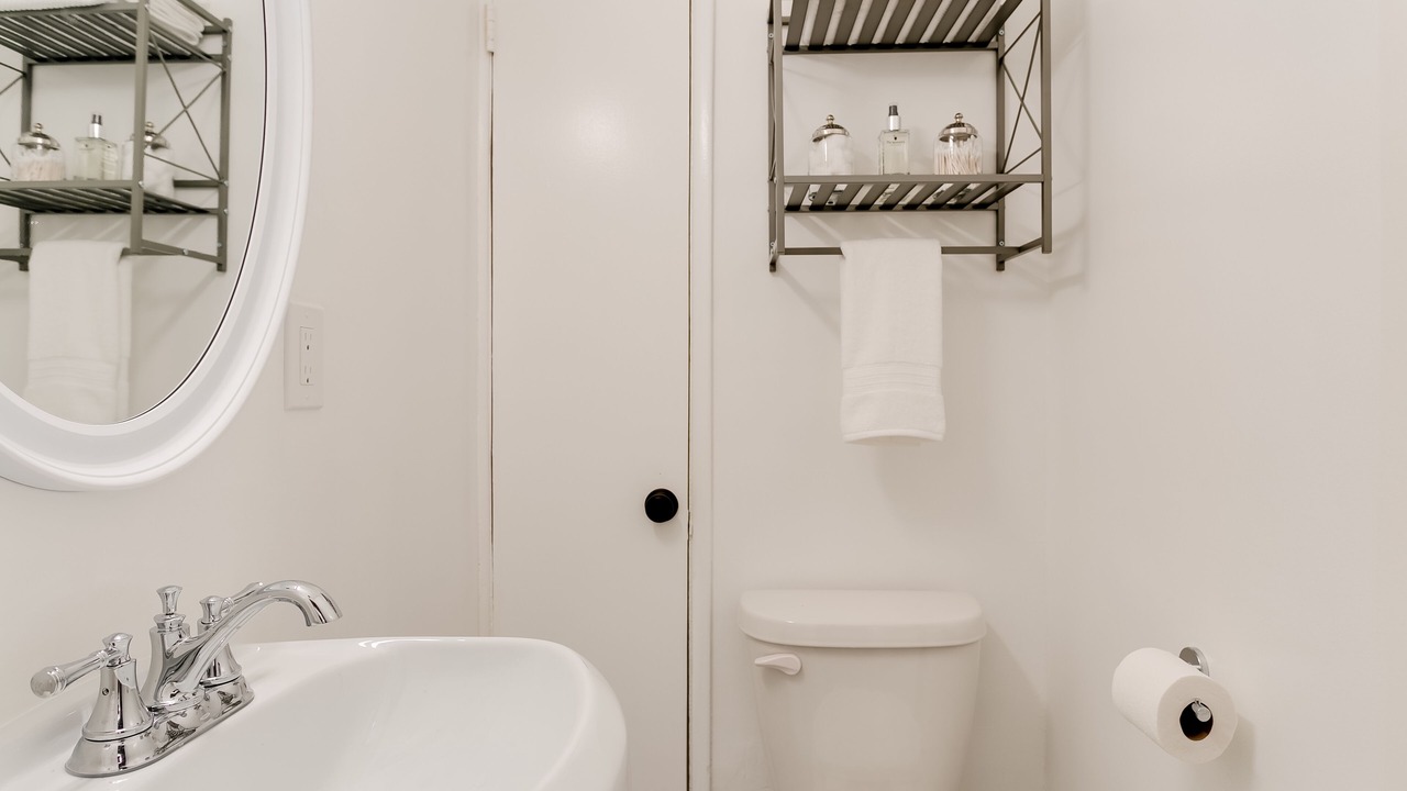 Photo of Bathroom in Hollywood Hills