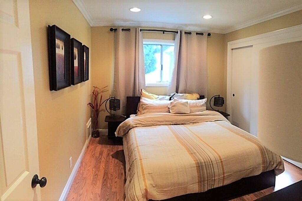 Photo of Bedroom in East Side Costa Mesa