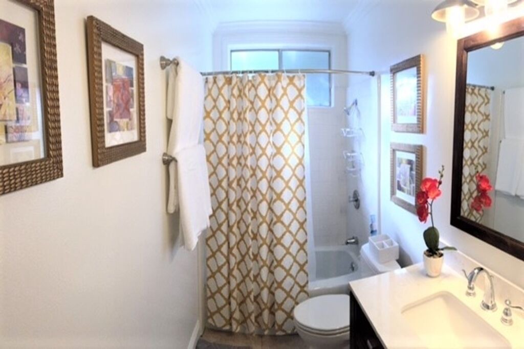 Photo of Bathroom in East Side Costa Mesa