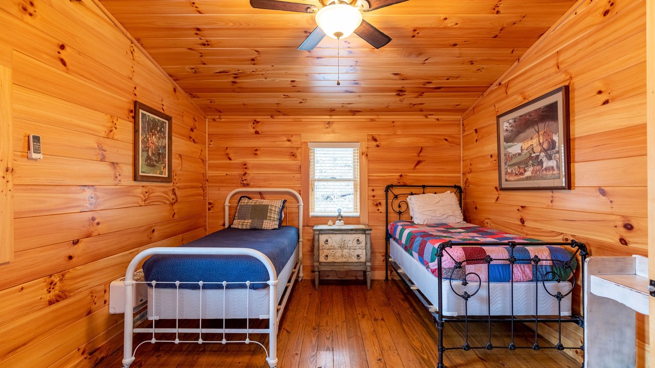Photo of Bedroom in Elk Park