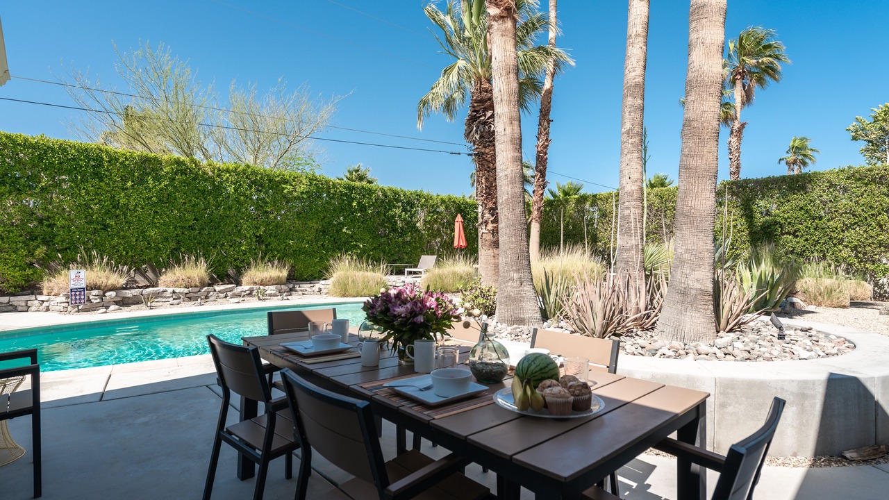 Photo of Outdoor in Racquet Club Estates