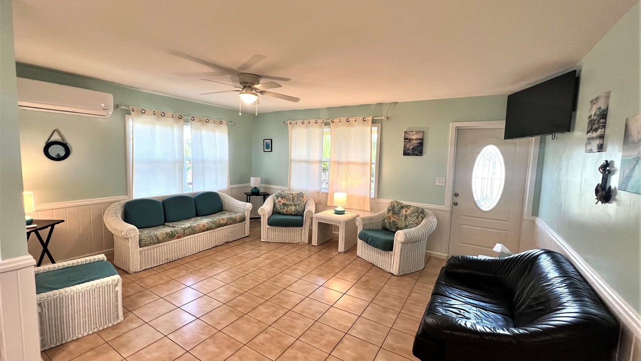 Photo of Livingroom in Treasure Cay