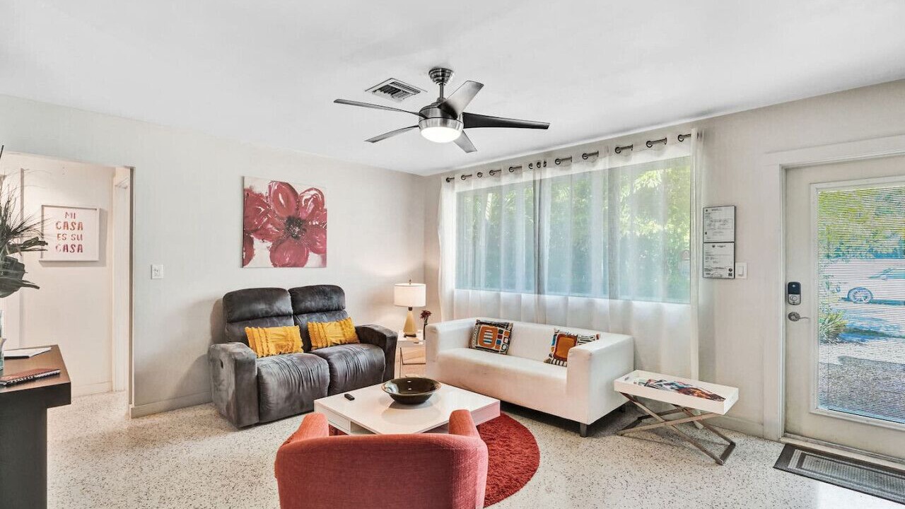 Photo of Livingroom in Wilton Manors