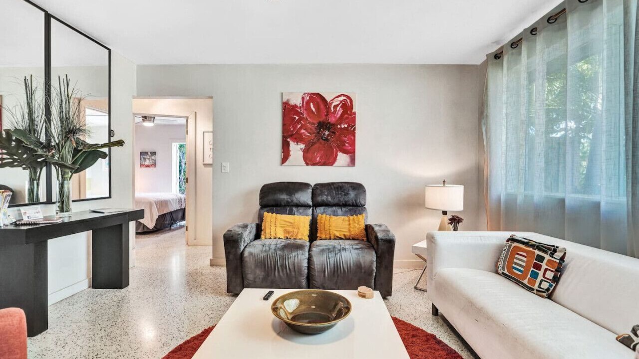 Photo of Livingroom in Wilton Manors