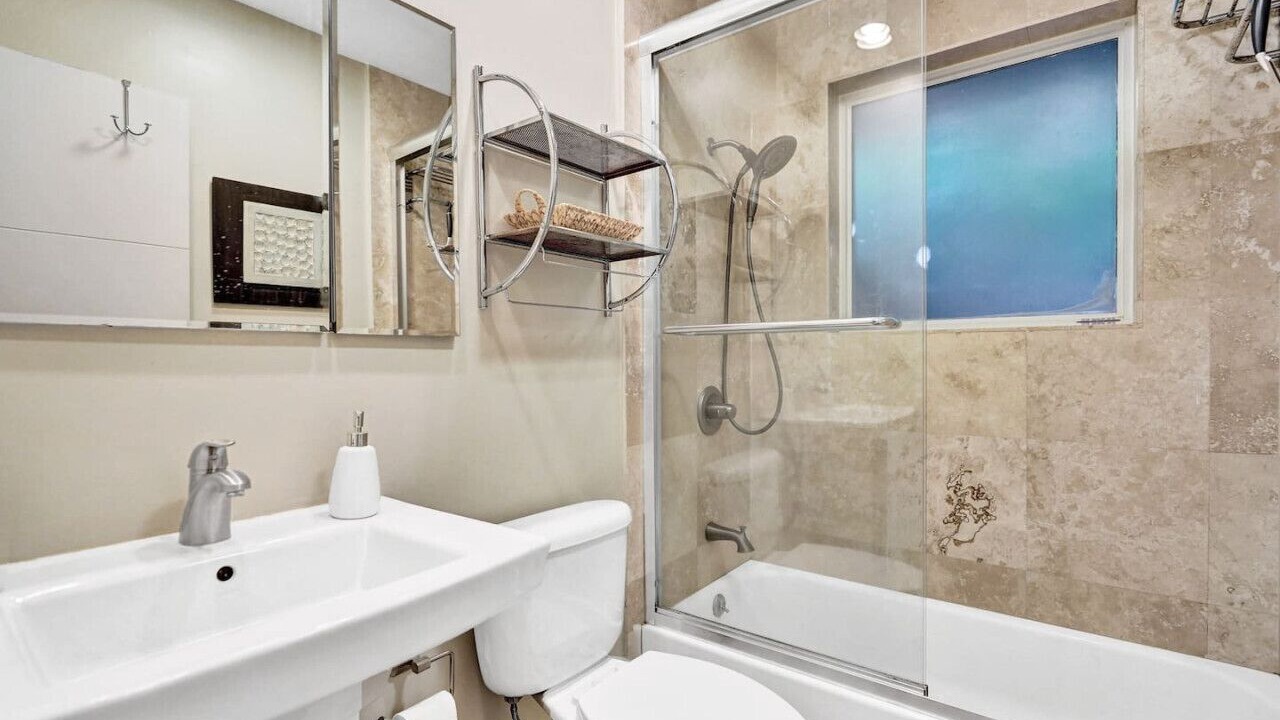 Photo of Bathroom in Wilton Manors
