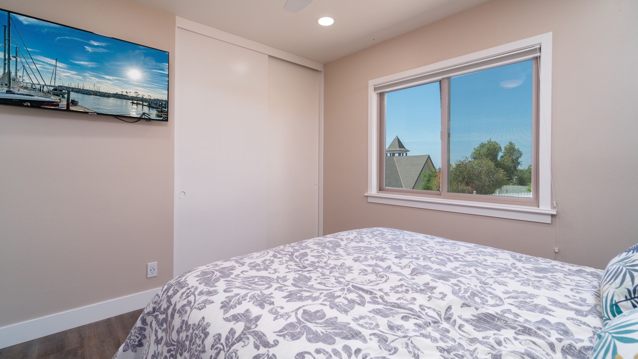 Photo of Bedroom in Orange