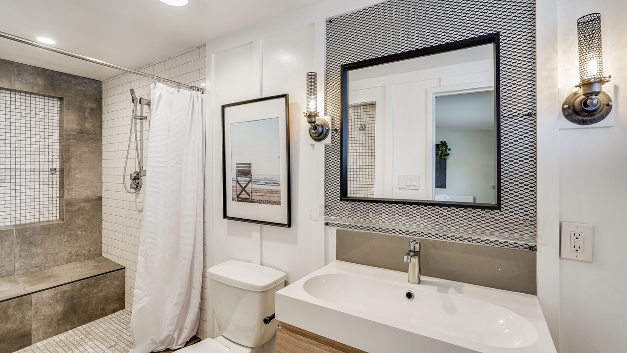 Photo of Bathroom in Vista