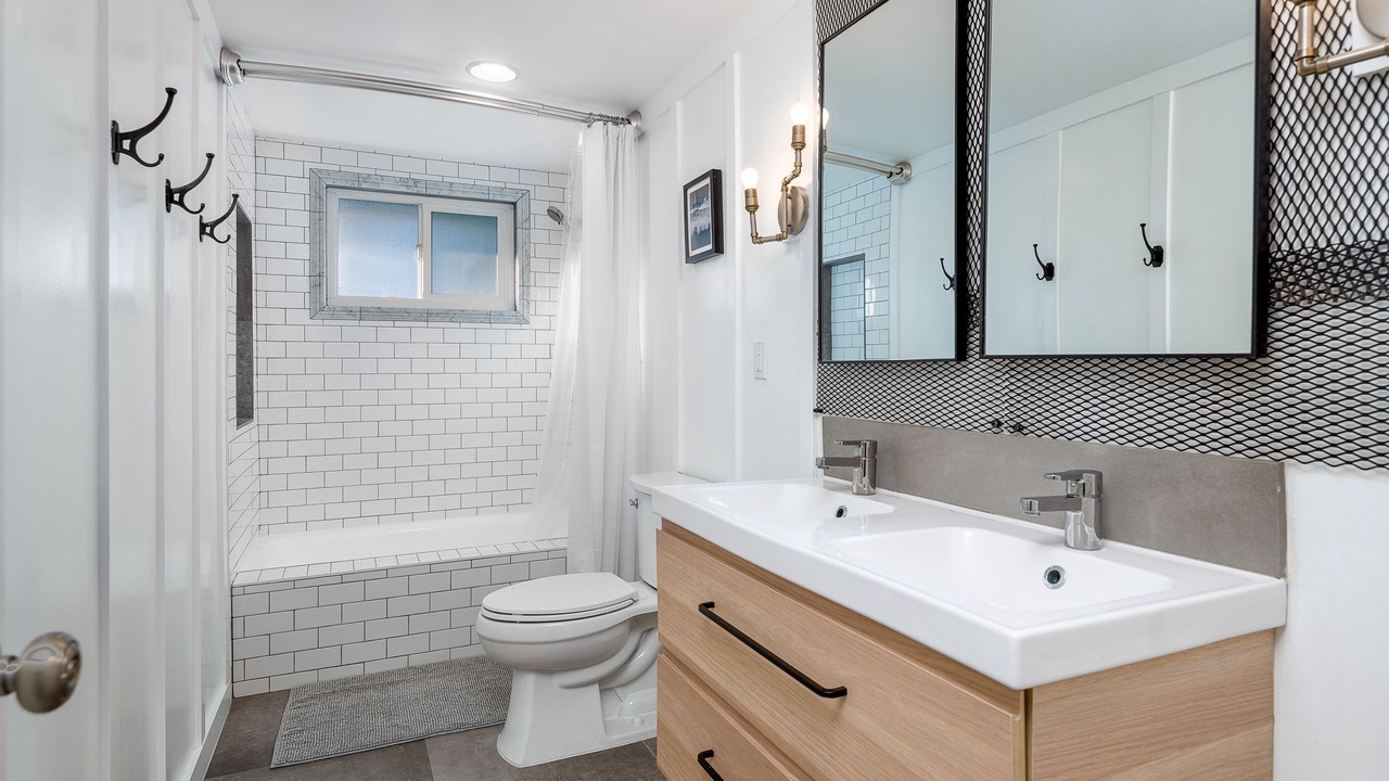 Photo of Bathroom in Vista