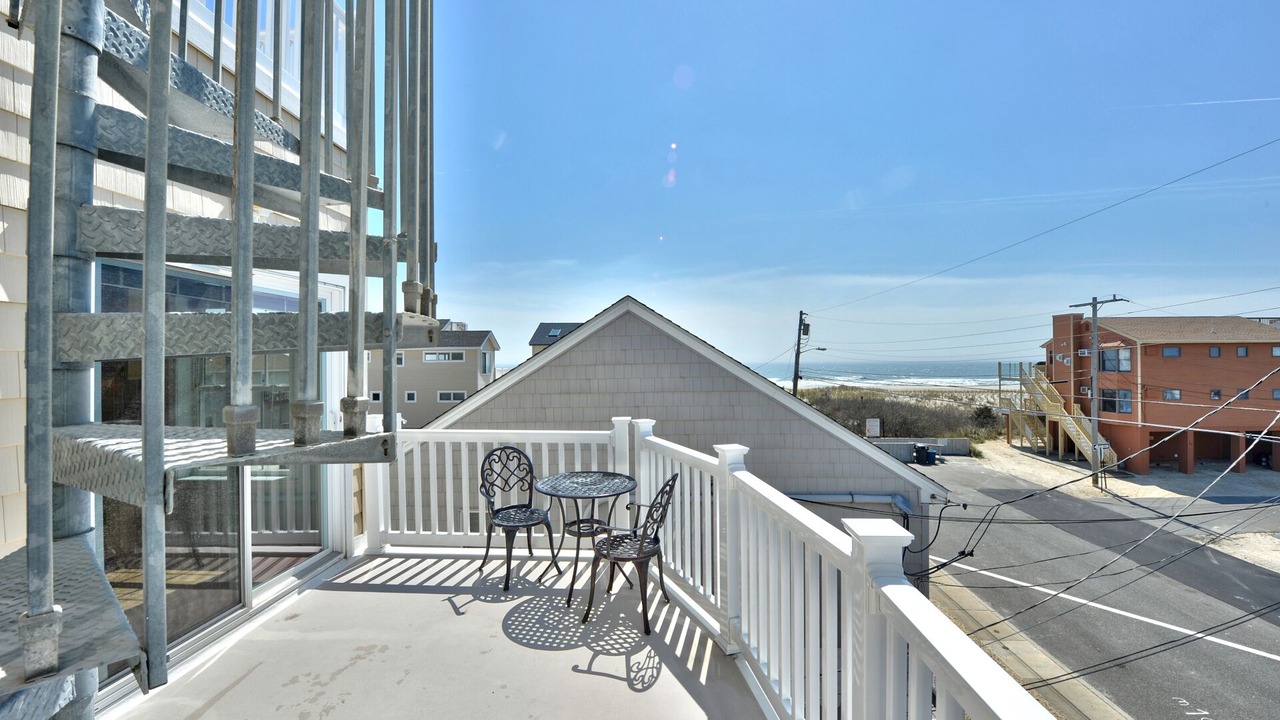 Photo of Patio Balcony in Ship Bottom