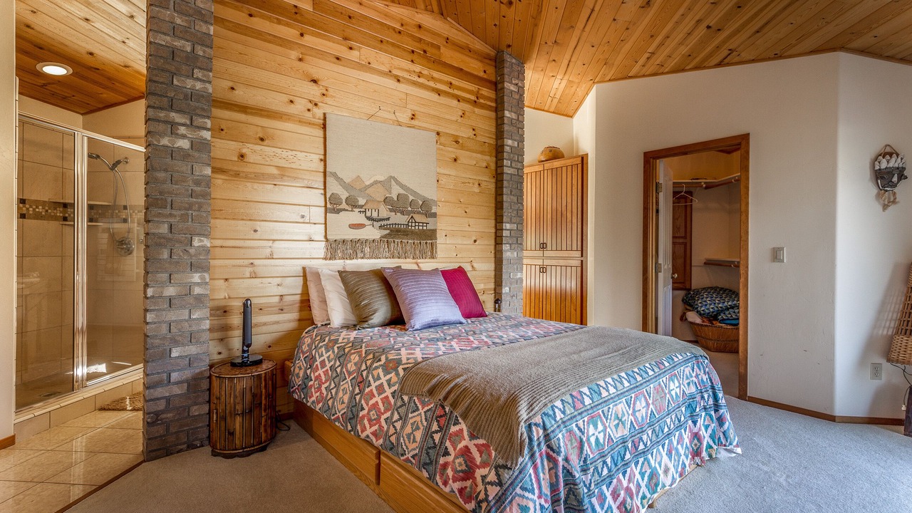 Photo of Bedroom in Three Rivers