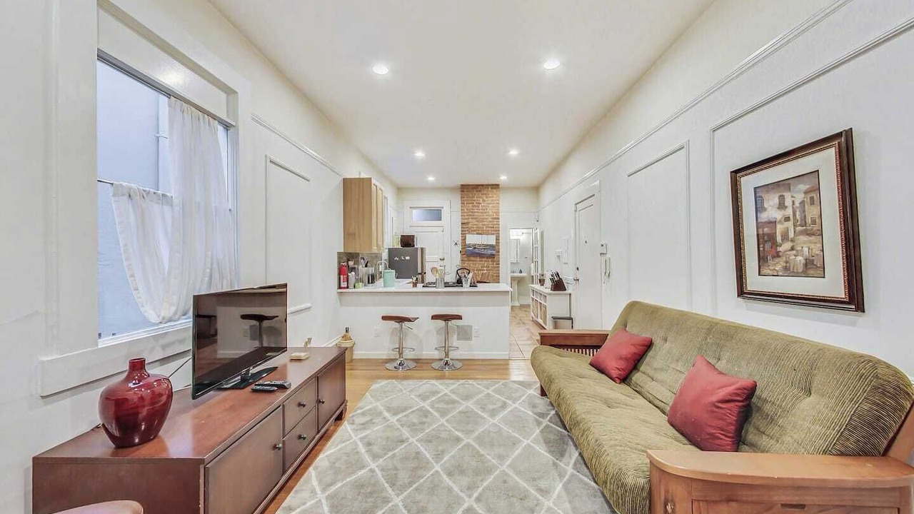 Photo of Bedroom in Pacific Heights