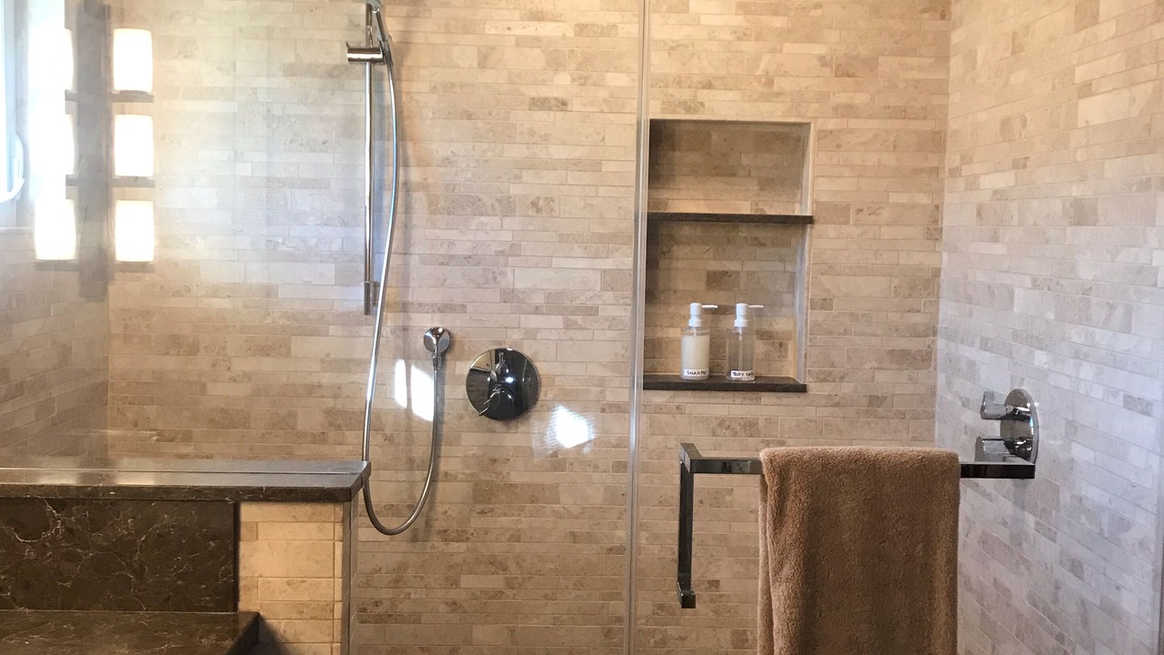 Photo of Bathroom in Larkspur