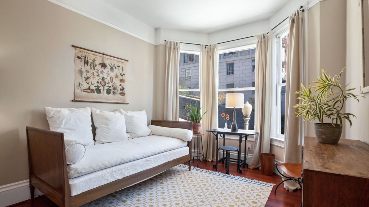 Photo of Livingroom in Lower Nob Hill