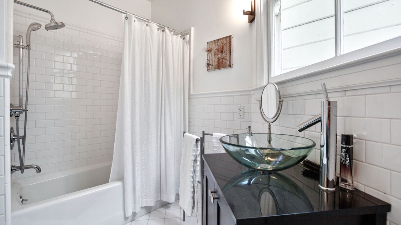 Photo of Bathroom in Lower Nob Hill