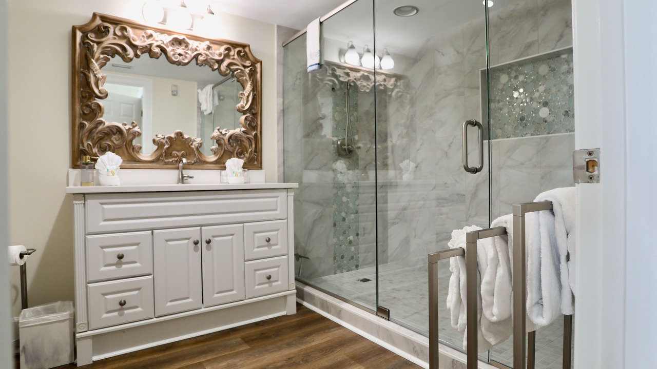 Photo of Bathroom in Orange Beach East