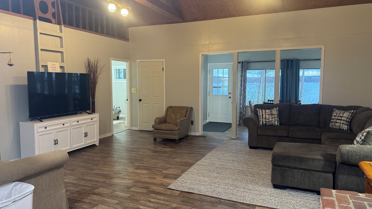 Photo of Bedroom in Rogersville