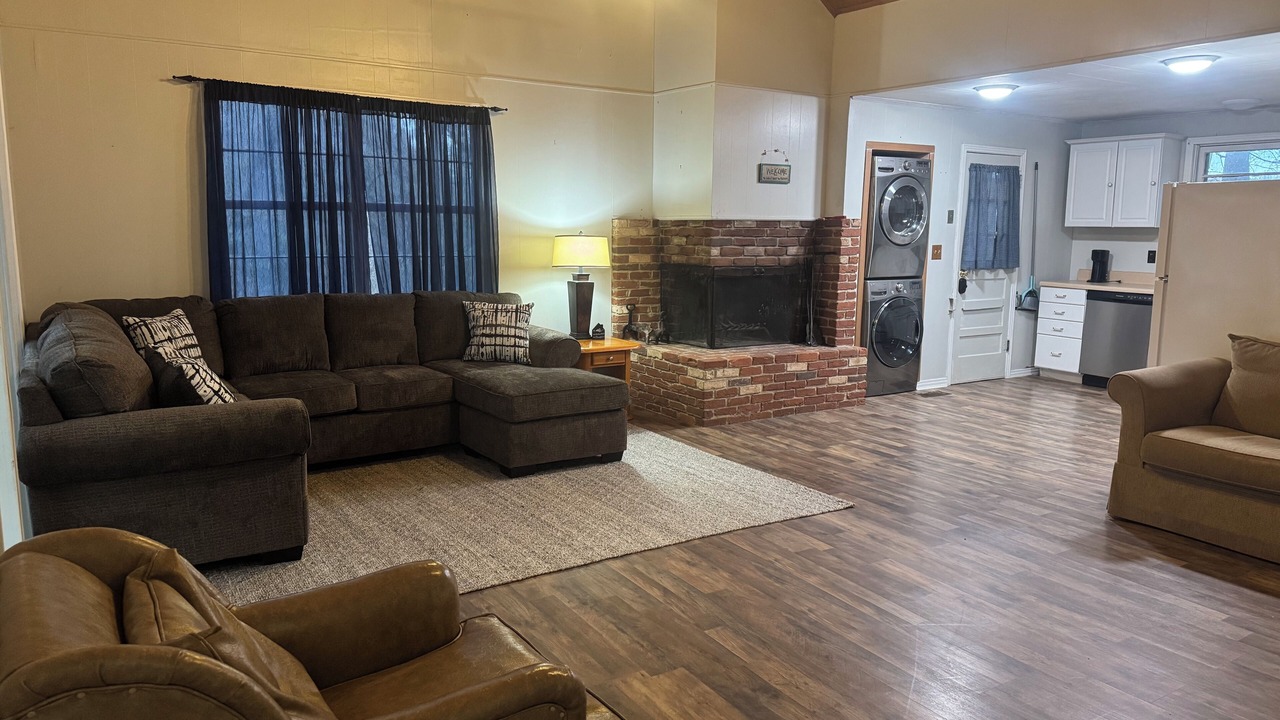 Photo of Livingroom in Rogersville