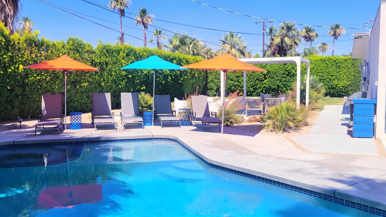 Photo of Outdoor in Racquet Club Estates