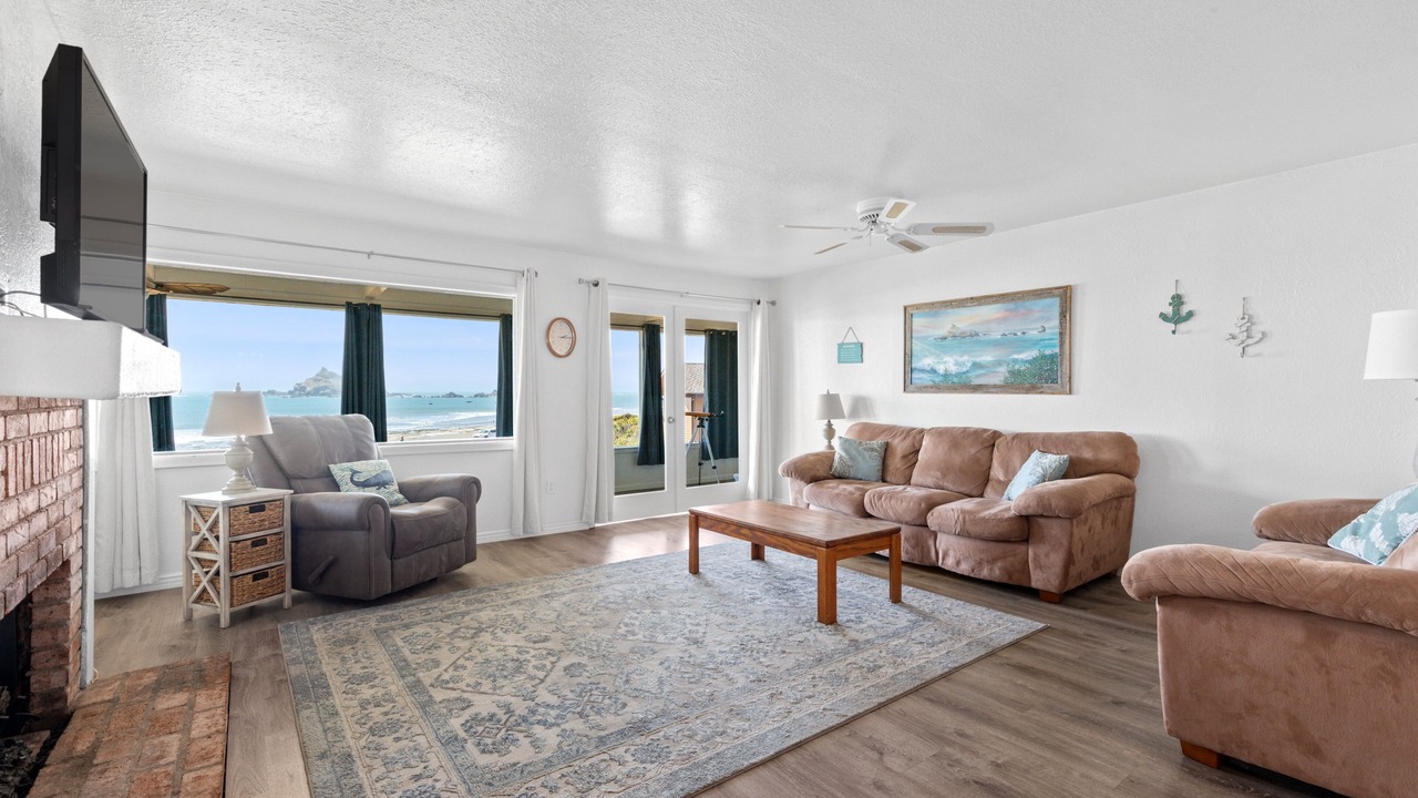 Photo of Livingroom in Crescent City North