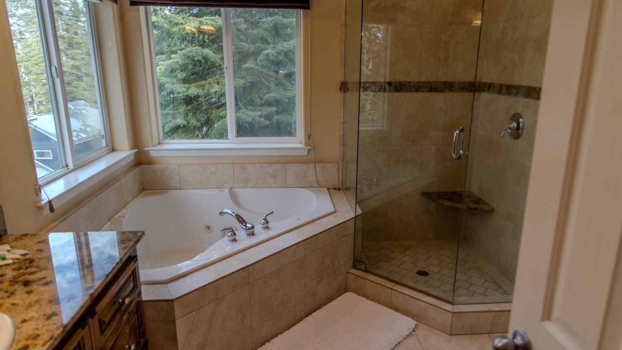 Photo of Bathroom in Country Club Estates