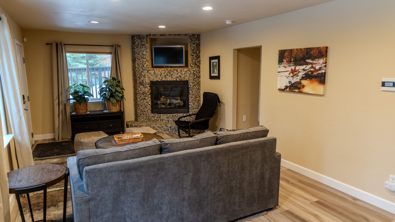 Photo of Bedroom in Country Club Estates