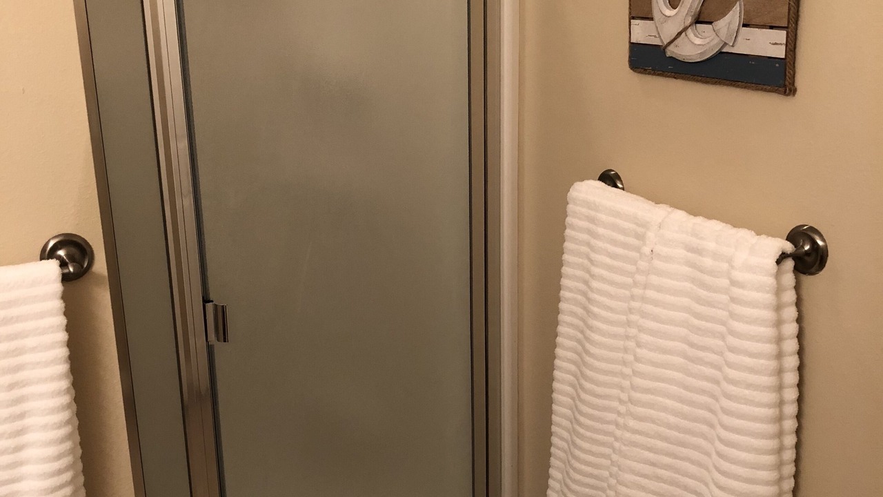 Photo of Bathroom in Crestwynd Bay