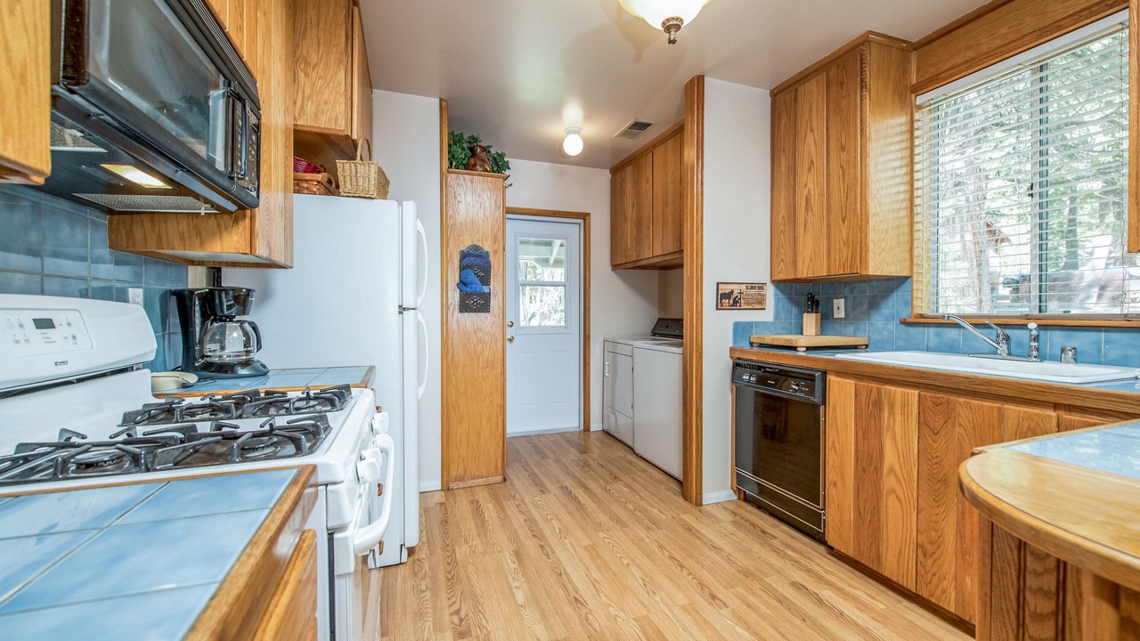 Photo of Kitchen in Shaver Lake