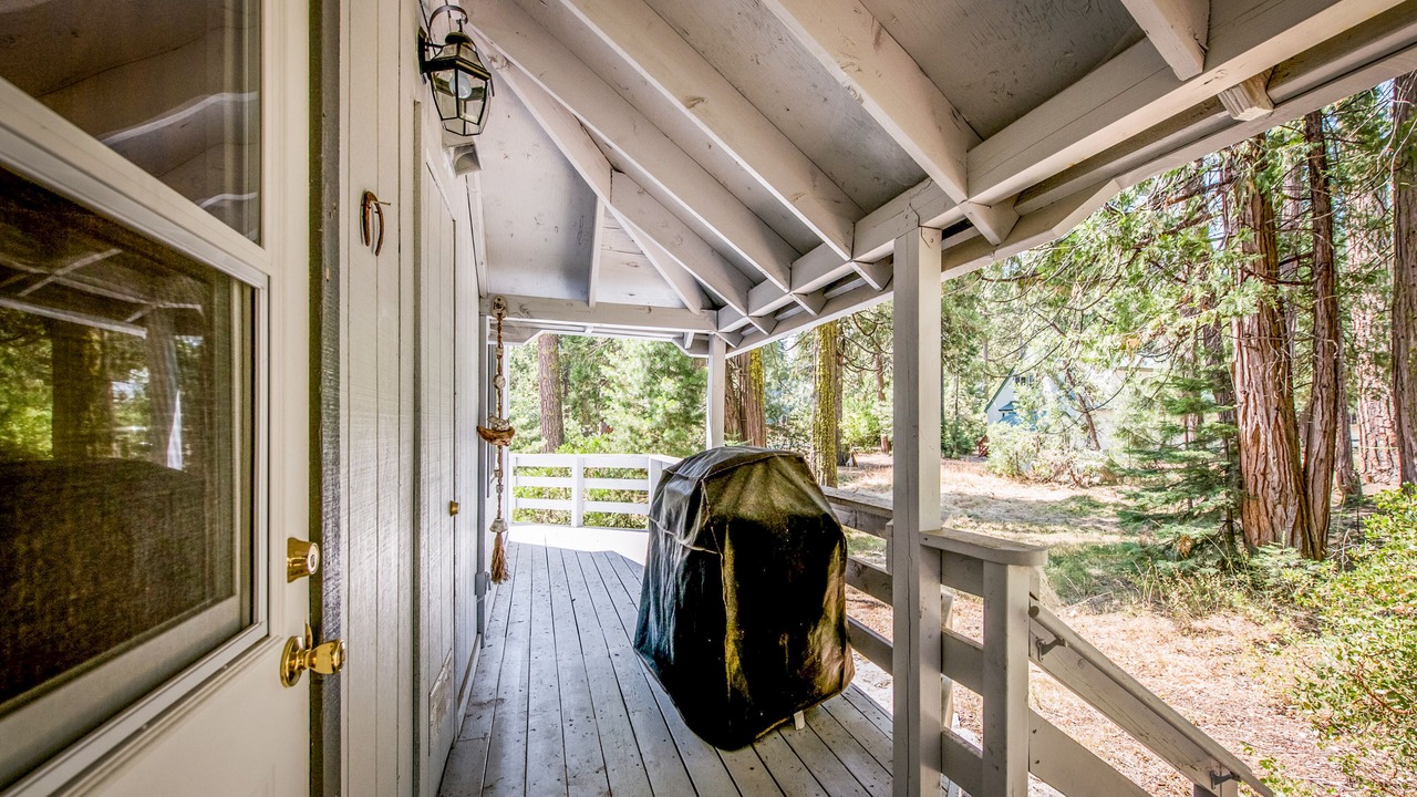 Photo of Patio Balcony in Shaver Lake