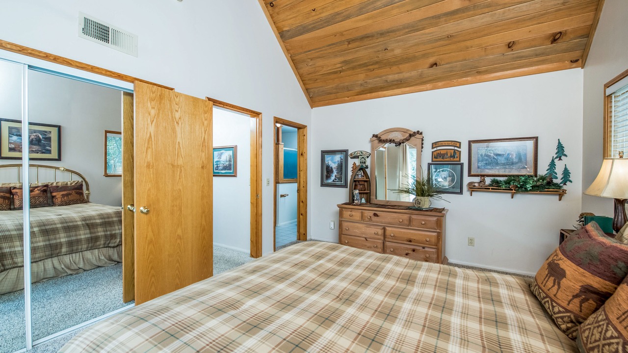 Photo of Bedroom in Shaver Lake