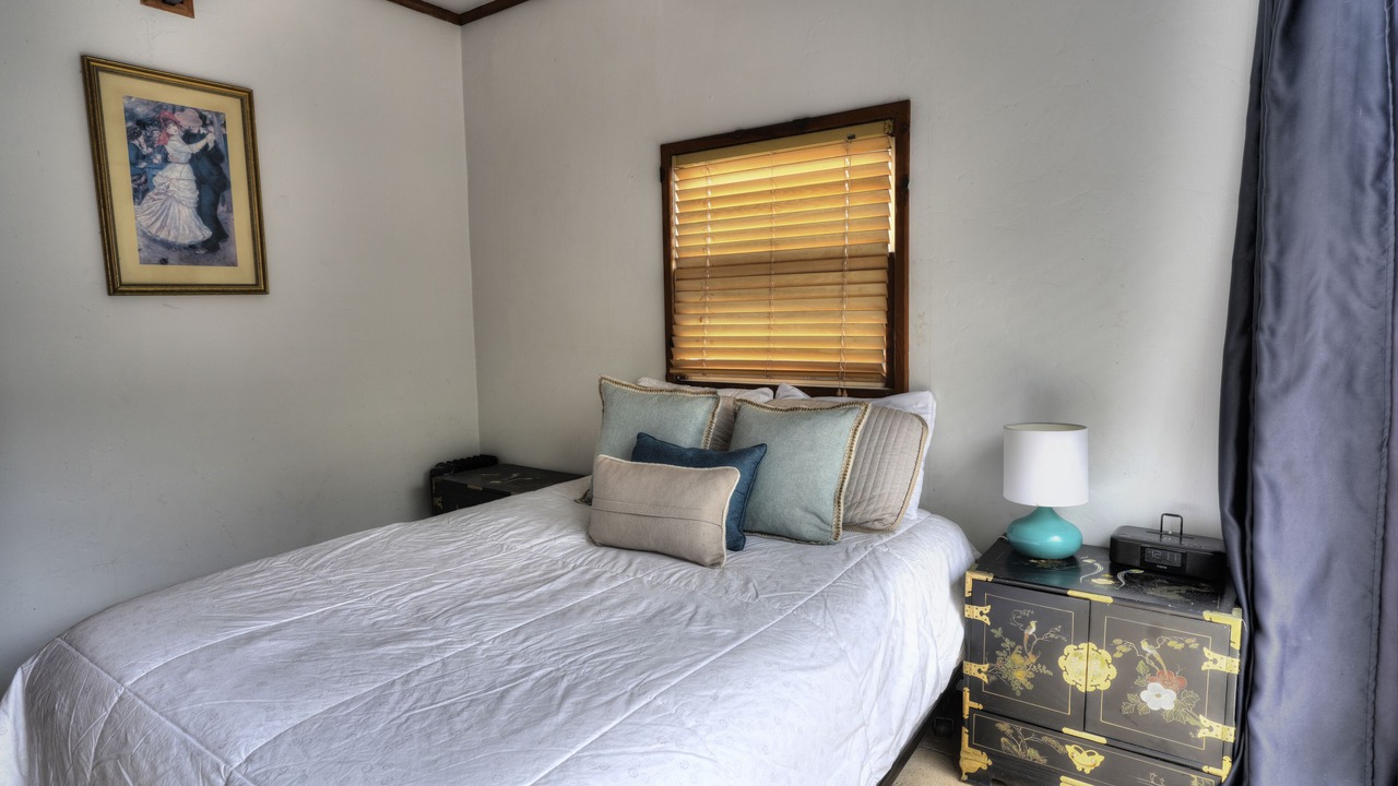 Photo of Bedroom in Del Mar